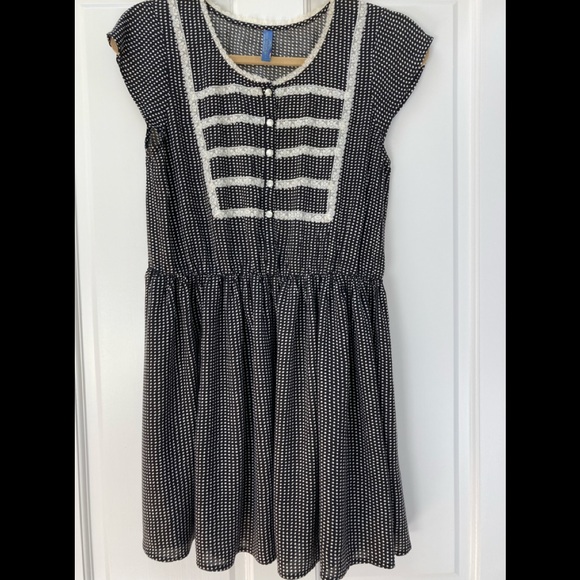 Free people size 4 gray and white dress. - Picture 1 of 8